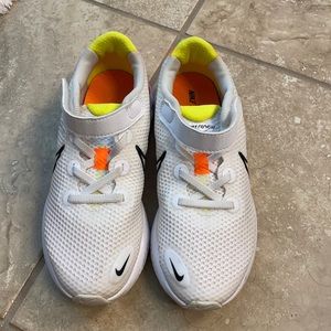 Excellent condition! White yellow pink and orange…